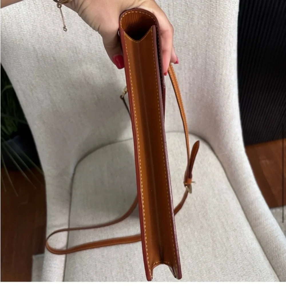 Authentic Louis Vuitton Ambassador brown leather epi briefcase with strap